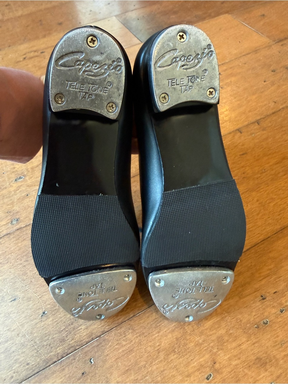 Capezio Black Tap Shoes - Picture 2 of 3